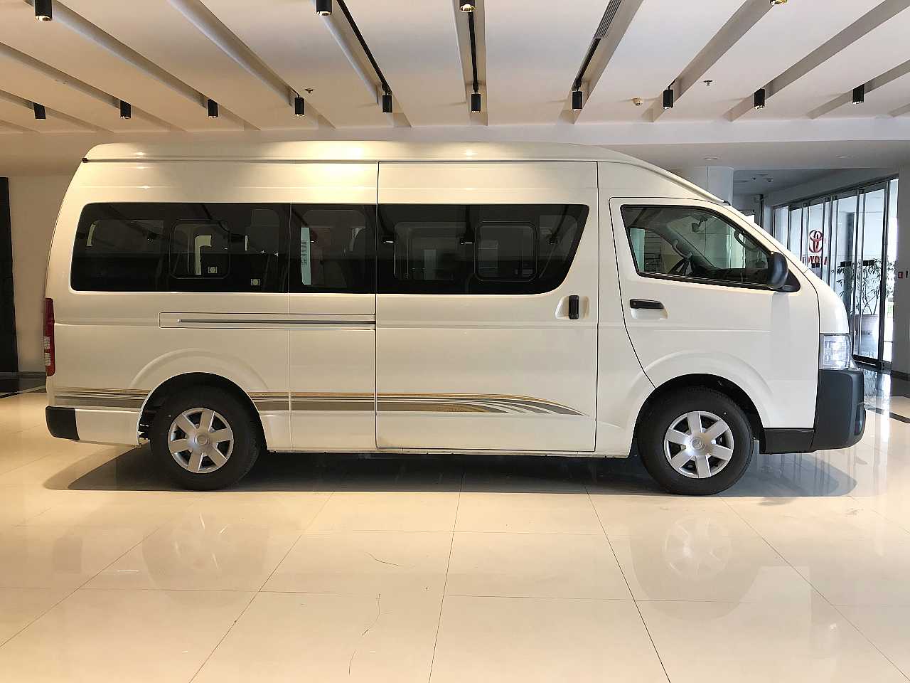 Share Images Hiace Toyota Bus In Thptnganamst Edu Vn